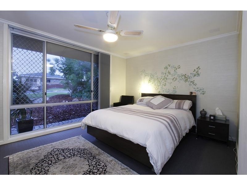 24 Pass Crescent, Beaconsfield WA 6162