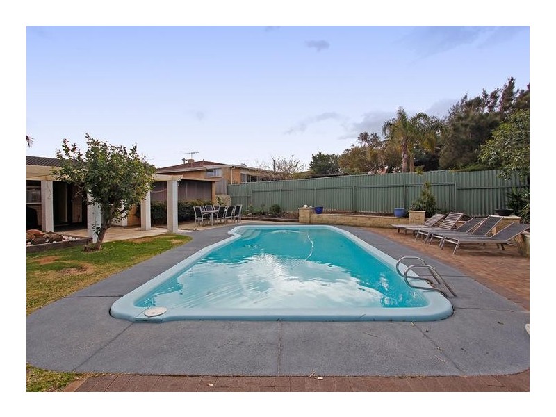 24 Pass Crescent, Beaconsfield WA 6162