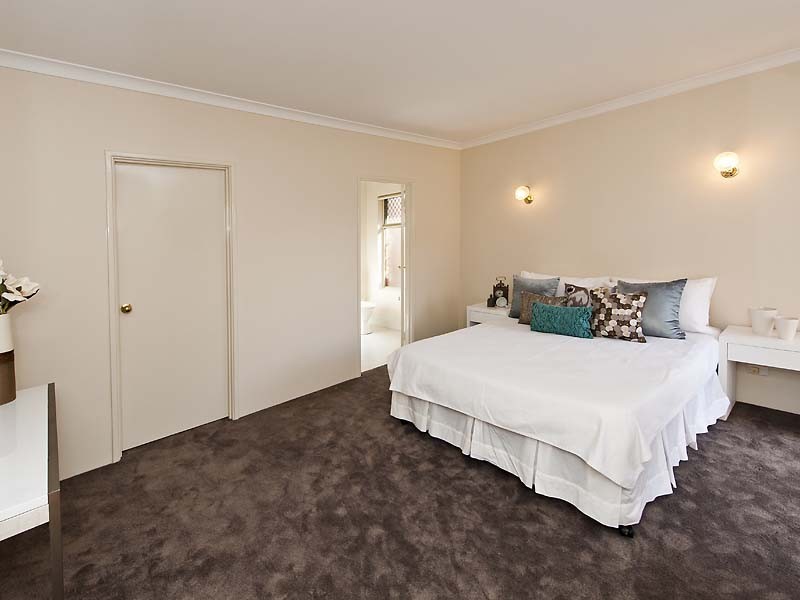 72 Wichmann Rd, Attadale WA 6156