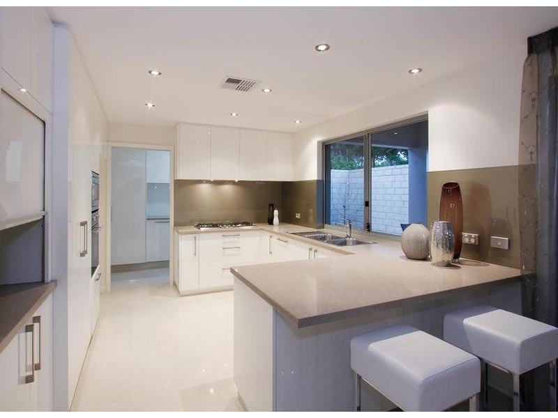 15c Bombard St, Ardross WA 6153