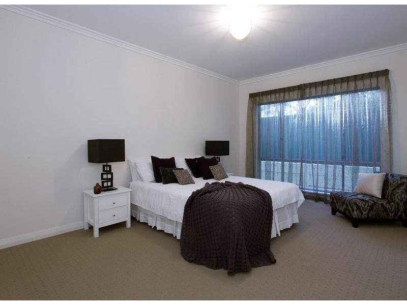 15c Bombard St, Ardross WA 6153