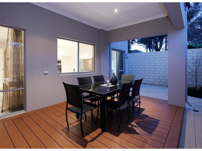 15c Bombard St, Ardross WA 6153