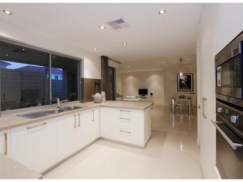 15c Bombard St, Ardross WA 6153