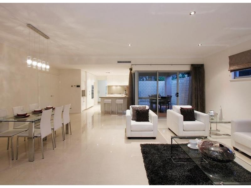 15c Bombard St, Ardross WA 6153