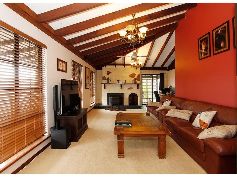 11 Lakeview Place, Bibra Lake WA 6163