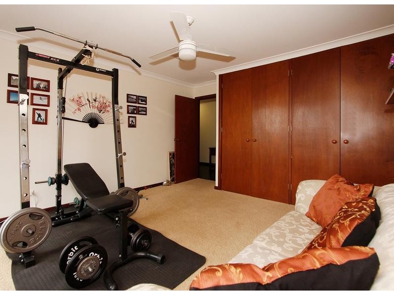 11 Lakeview Place, Bibra Lake WA 6163