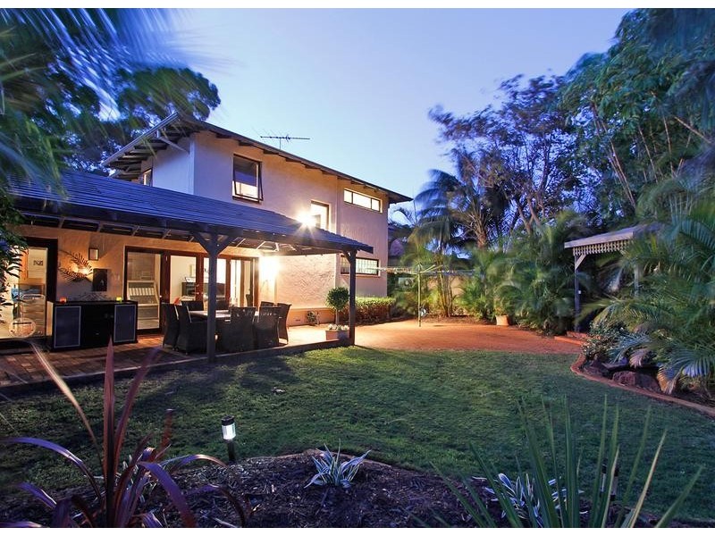 10 Palmer St, Attadale WA 6156