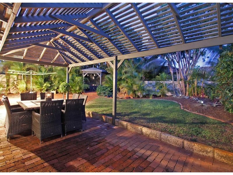 10 Palmer St, Attadale WA 6156