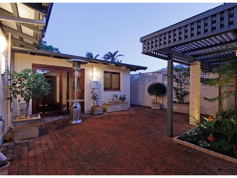 10 Palmer St, Attadale WA 6156