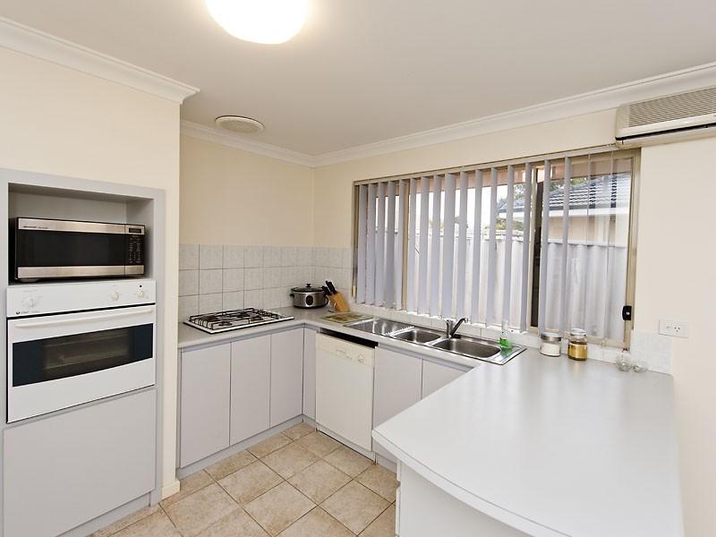 2/46 Widdicombe St, Myaree WA 6154