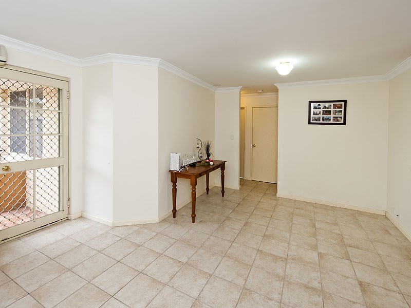 2/46 Widdicombe St, Myaree WA 6154