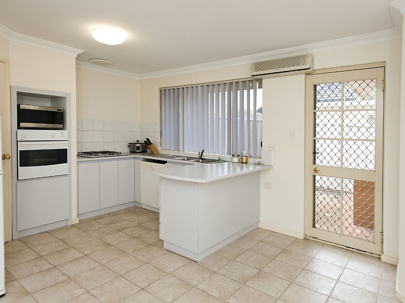 2/46 Widdicombe St, Myaree WA 6154