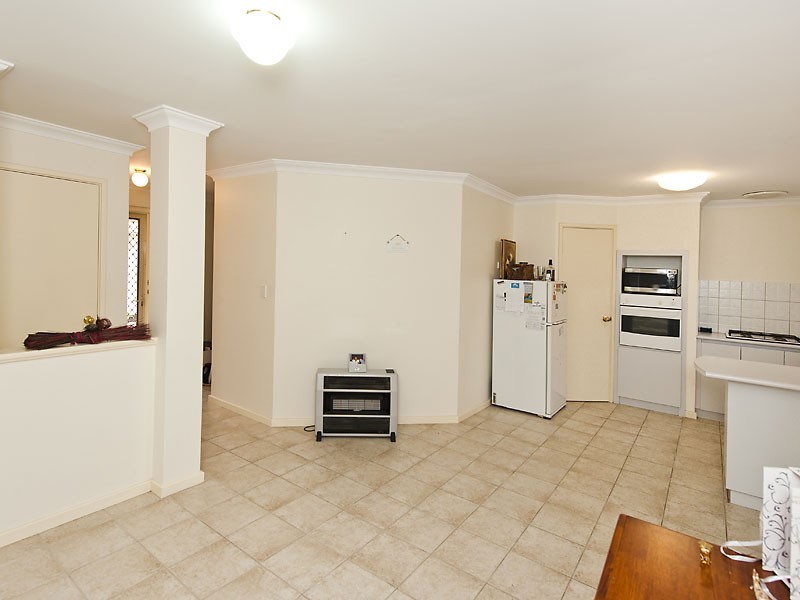 2/46 Widdicombe St, Myaree WA 6154
