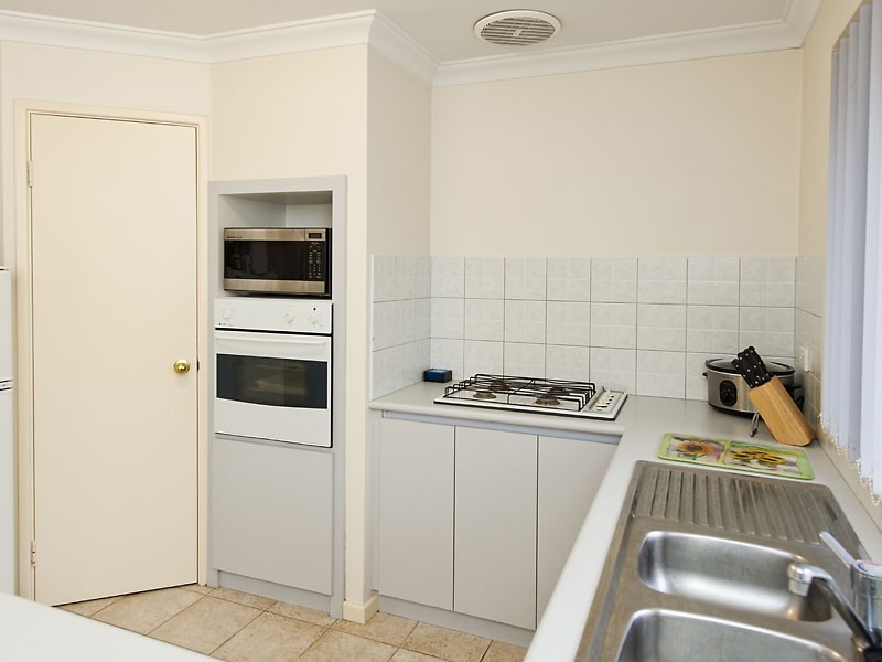 2/46 Widdicombe St, Myaree WA 6154