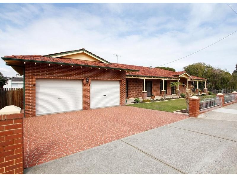 2C Braunton Street, Bicton WA 6157