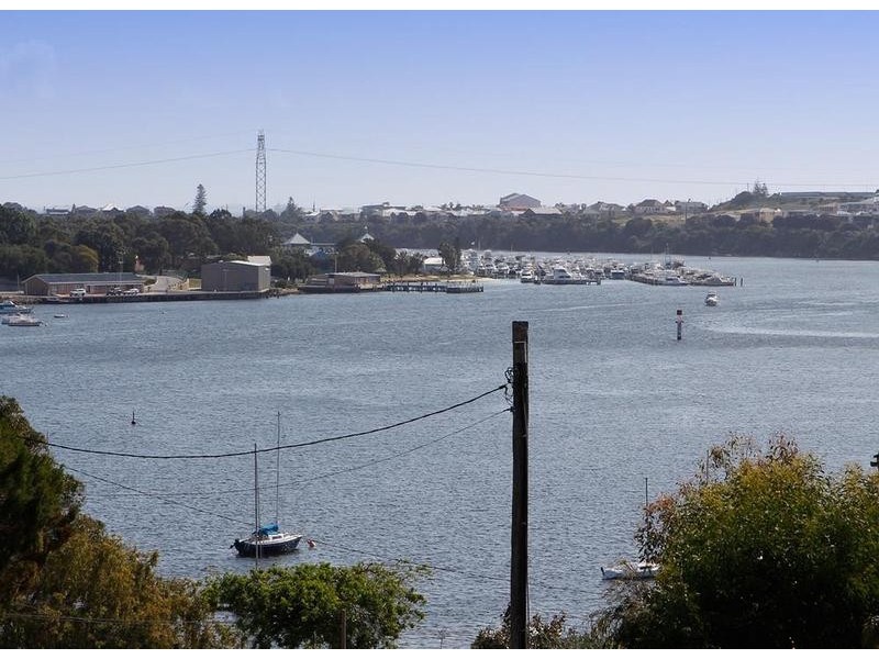 2C Braunton Street, Bicton WA 6157