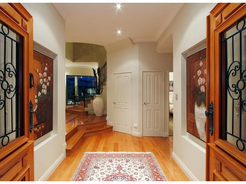 2 First Ave, Rossmoyne WA 6148