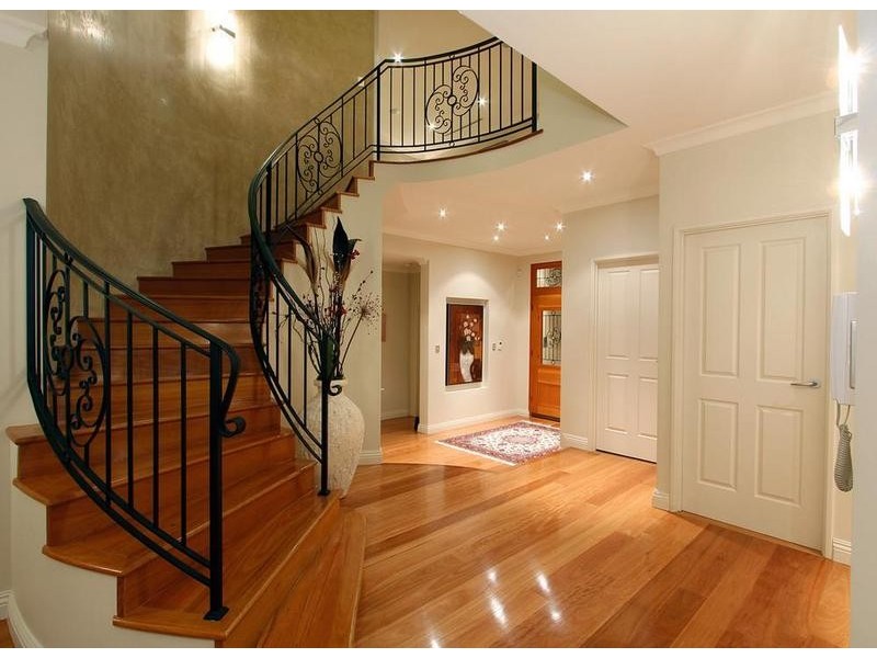 2 First Ave, Rossmoyne WA 6148