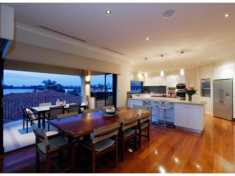 2 First Ave, Rossmoyne WA 6148