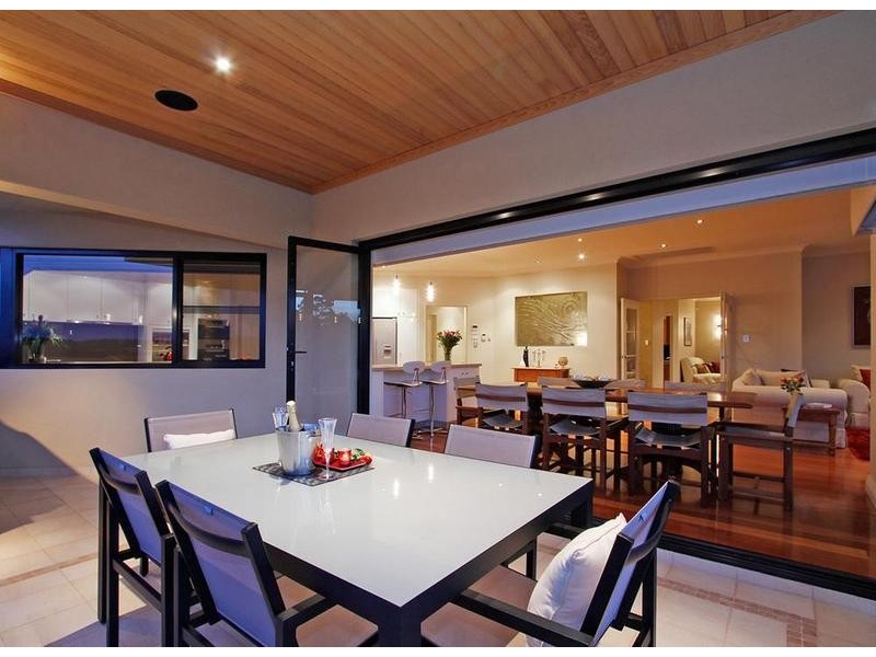 2 First Ave, Rossmoyne WA 6148