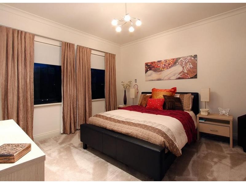 2 First Ave, Rossmoyne WA 6148