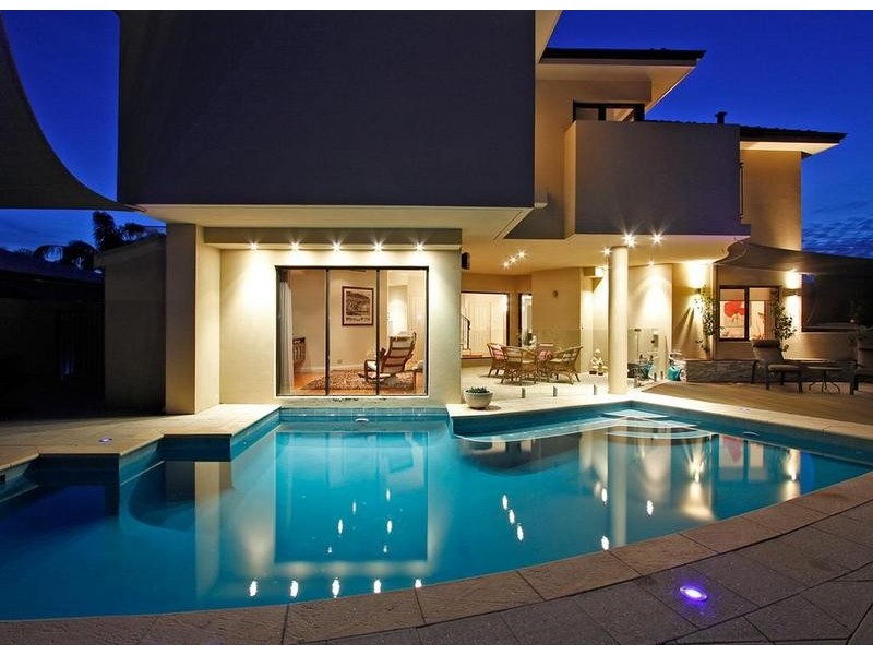 2 First Ave, Rossmoyne WA 6148