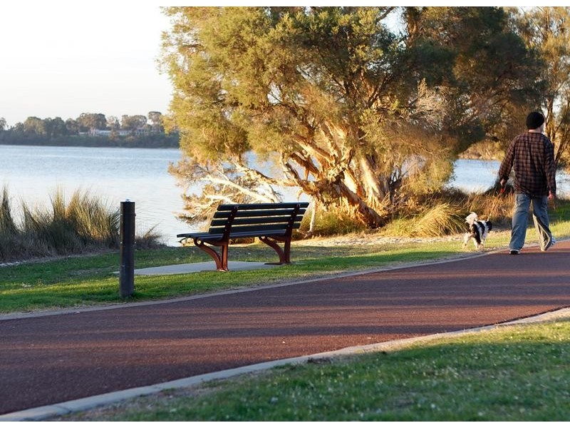 2 First Ave, Rossmoyne WA 6148