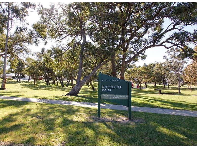 8 Rankin Way, Booragoon WA 6154