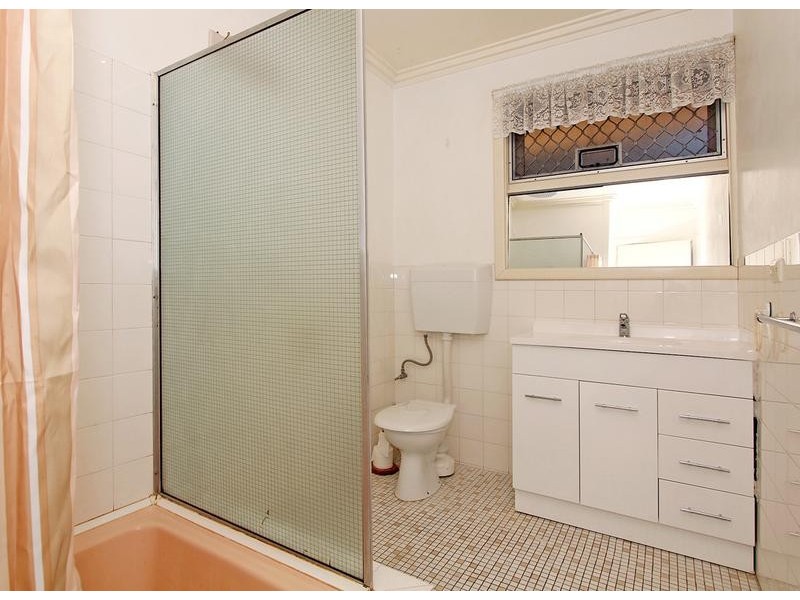 8 Rankin Way, Booragoon WA 6154