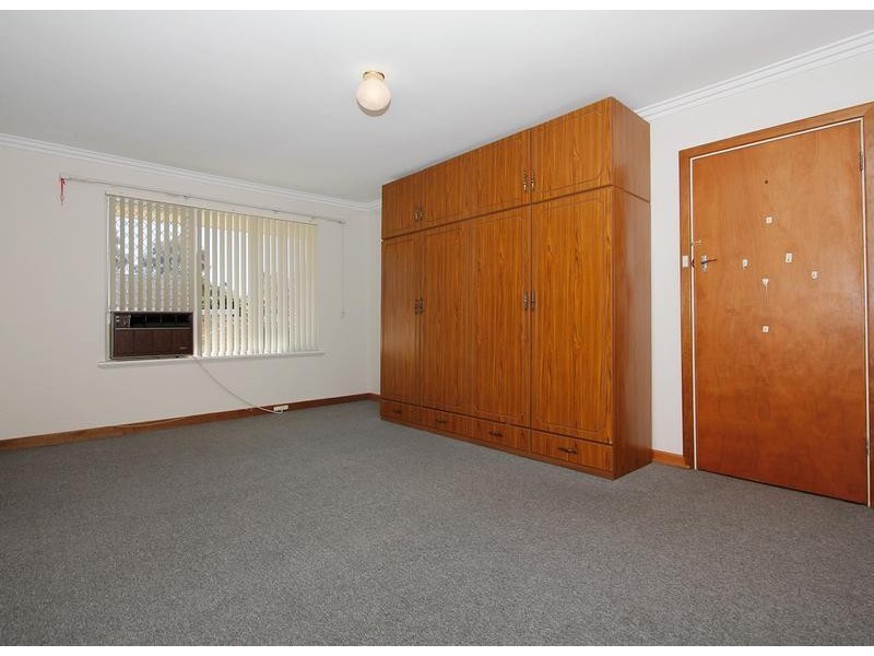 8 Rankin Way, Booragoon WA 6154