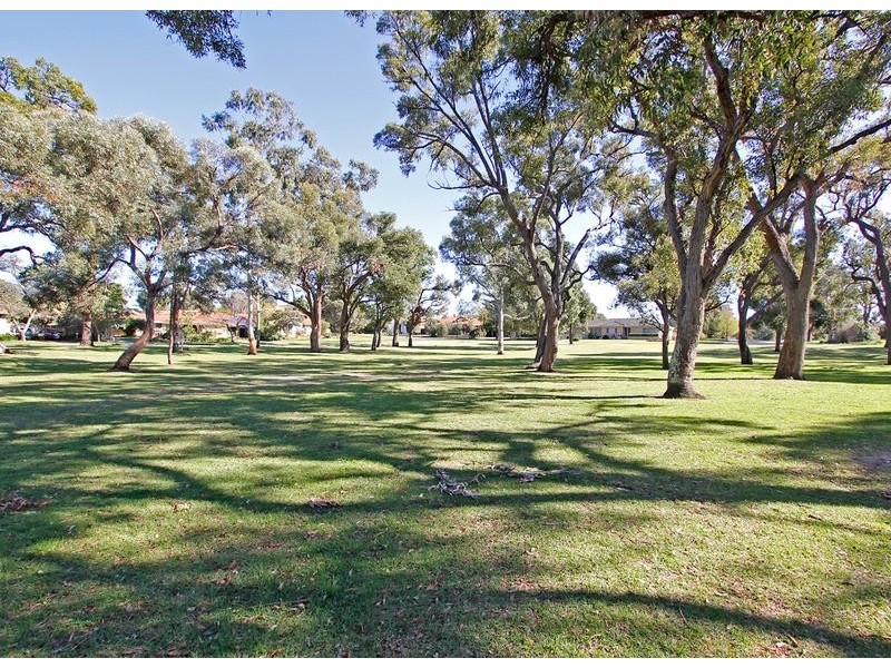 8 Rankin Way, Booragoon WA 6154