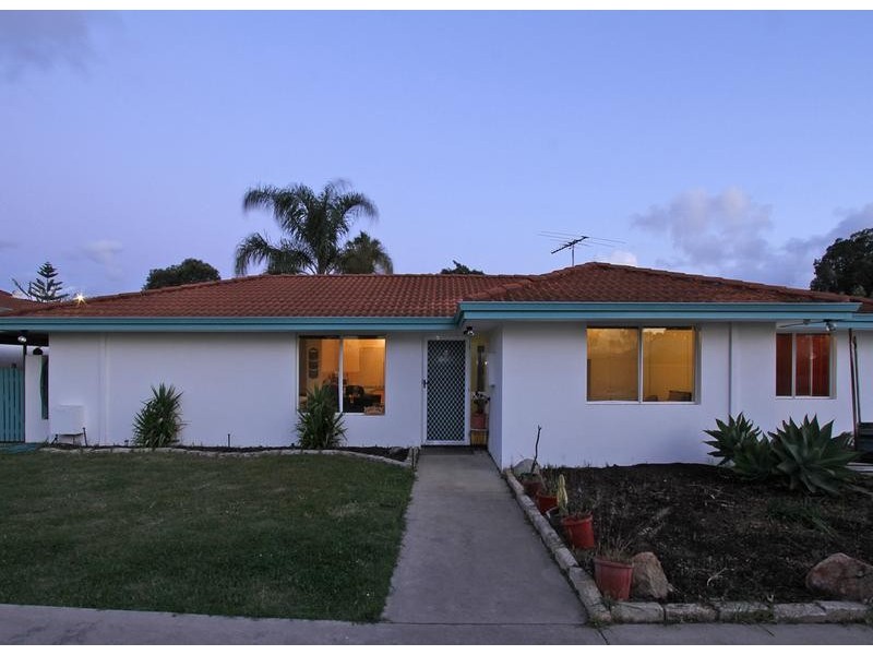 2/10 Oriana St, Belmont WA 6104