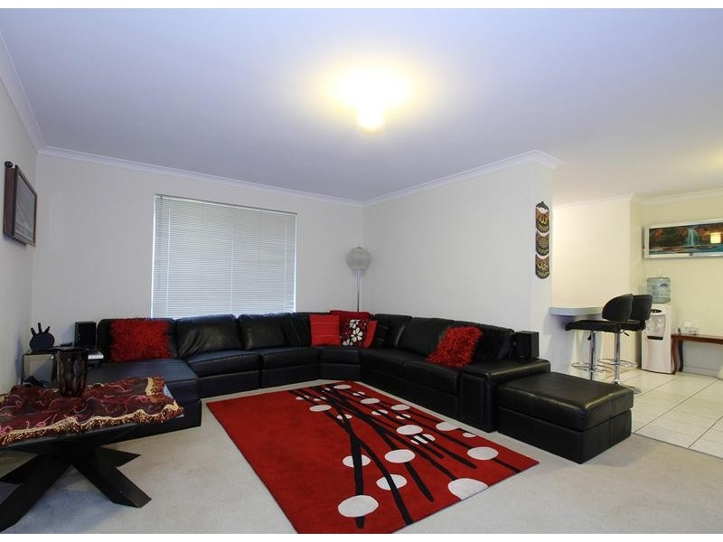 2/10 Oriana St, Belmont WA 6104