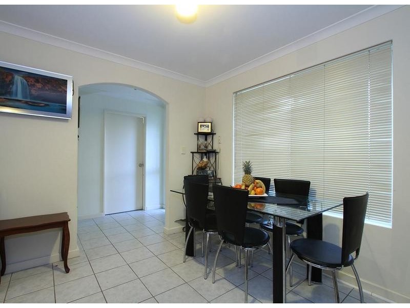 2/10 Oriana St, Belmont WA 6104