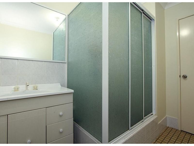 2/10 Oriana St, Belmont WA 6104