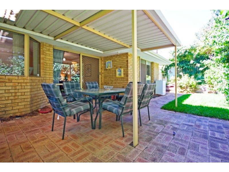 5b Carroll St, Ardross WA 6153