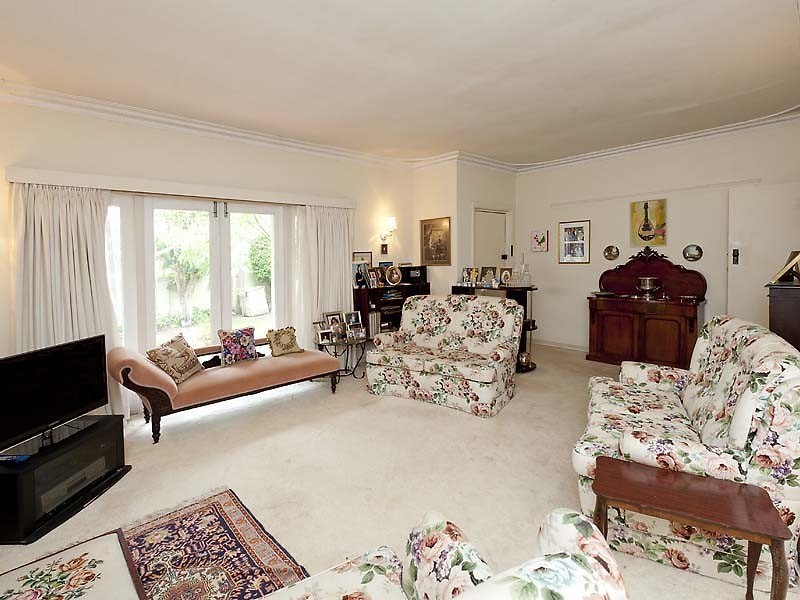 7 Reynolds Rd, Applecross WA 6153