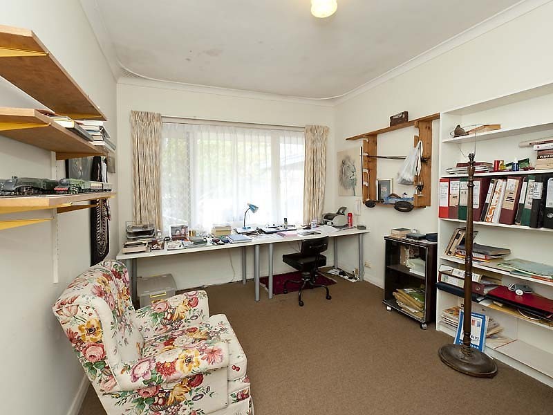 7 Reynolds Rd, Applecross WA 6153