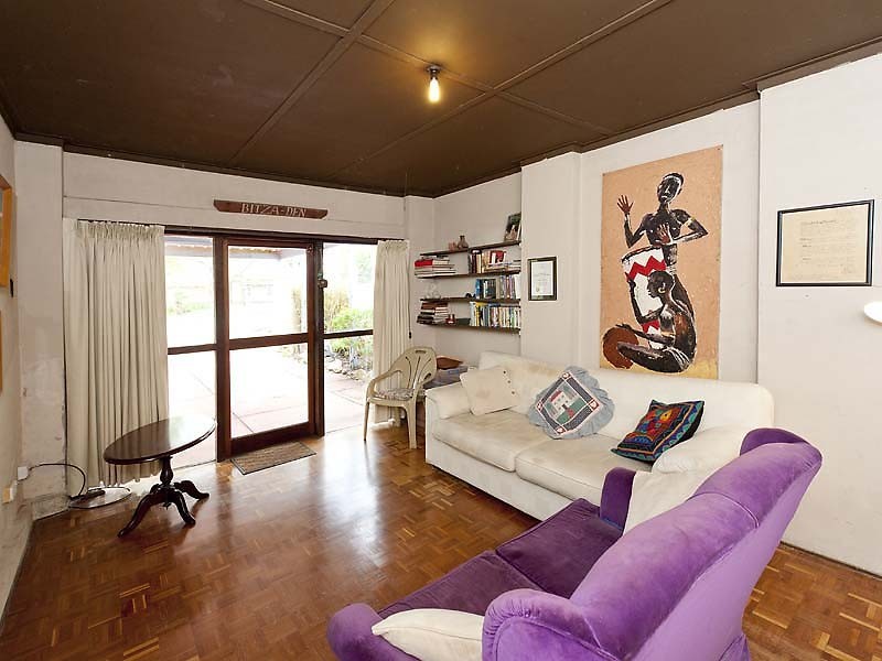 7 Reynolds Rd, Applecross WA 6153