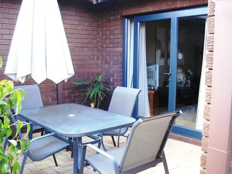 3/33 Park St, Como WA 6152