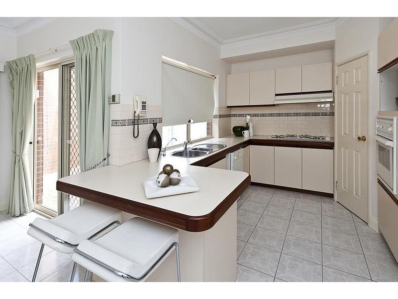 8 Forbes Rd, Applecross WA 6153