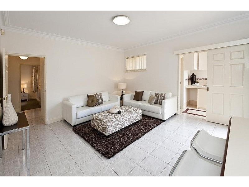 8 Forbes Rd, Applecross WA 6153