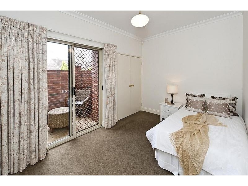 8 Forbes Rd, Applecross WA 6153