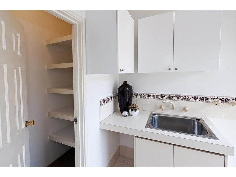 8 Forbes Rd, Applecross WA 6153