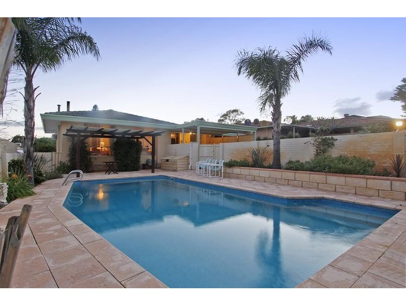 19 Pickering Way, Booragoon WA 6154