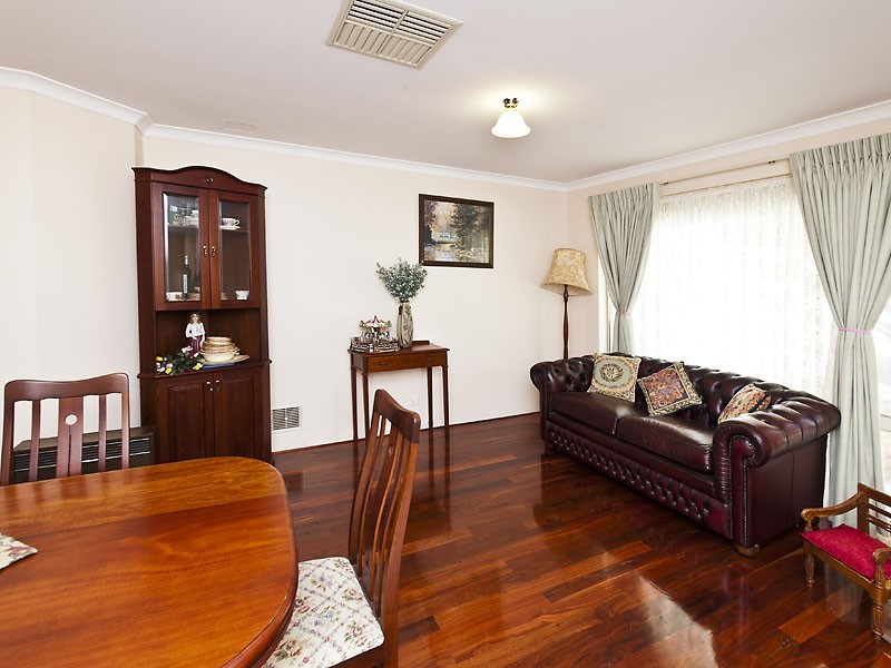 4 Kurrat Elbow, South Guildford WA 6055