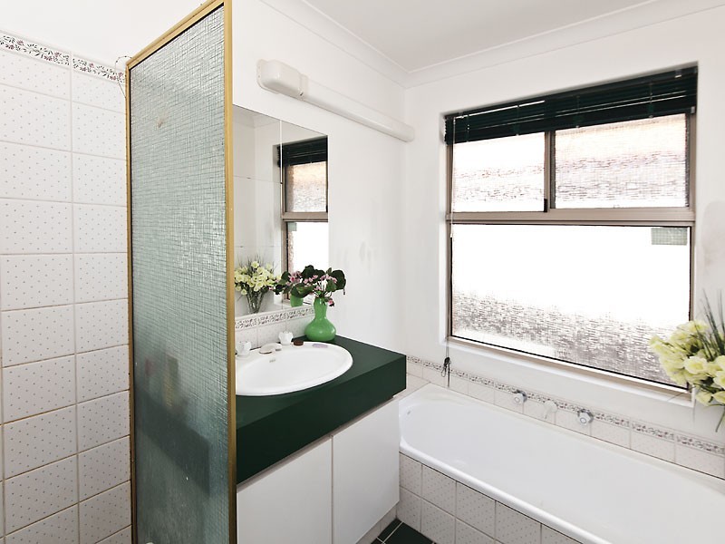 4 Kurrat Elbow, South Guildford WA 6055