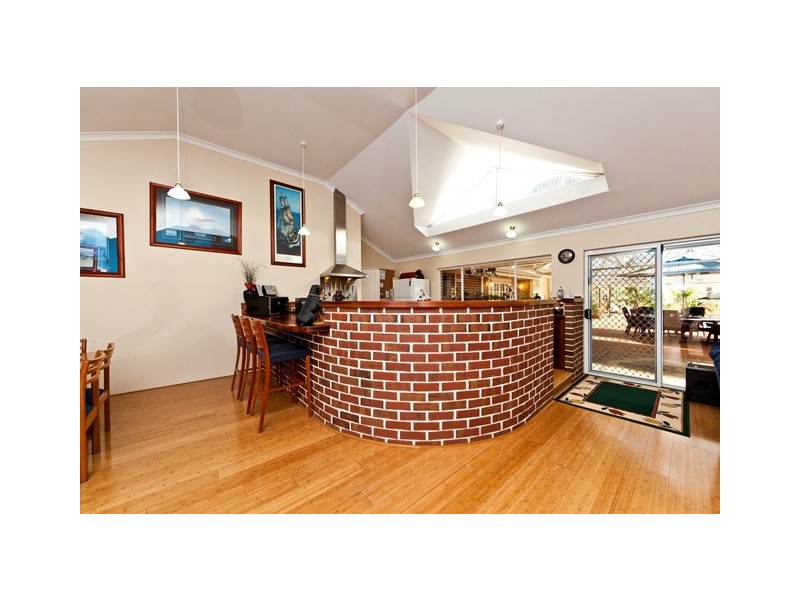 62 Craddon road, Oakford WA 6121