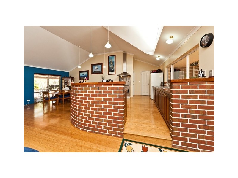 62 Craddon road, Oakford WA 6121