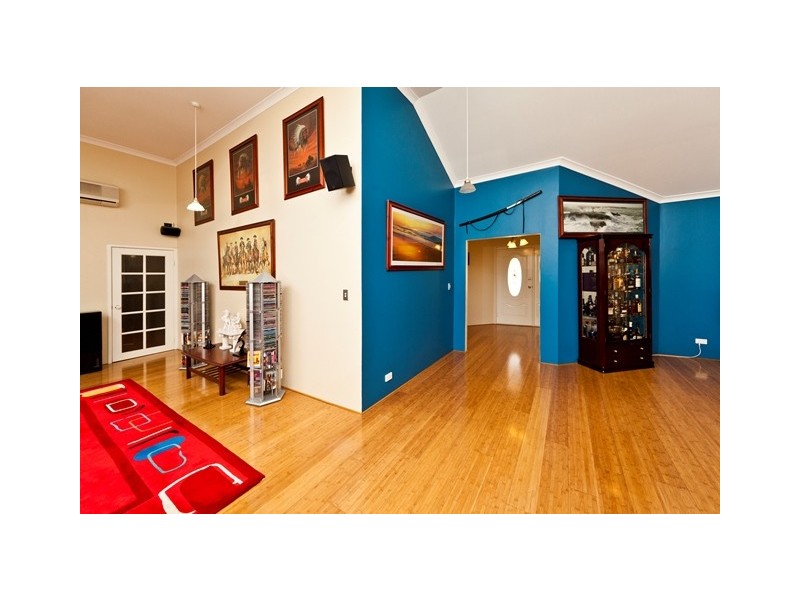 62 Craddon road, Oakford WA 6121